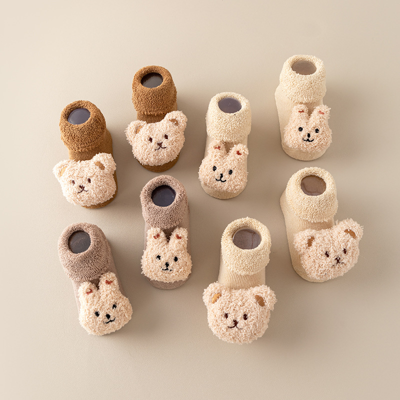 Calcetines de bebé recién nacidos invierno engrosado bebé Terry cálido calcetines de algodón a media pierna dibujos animados antideslizantes calcetines de piso para niños pequeños