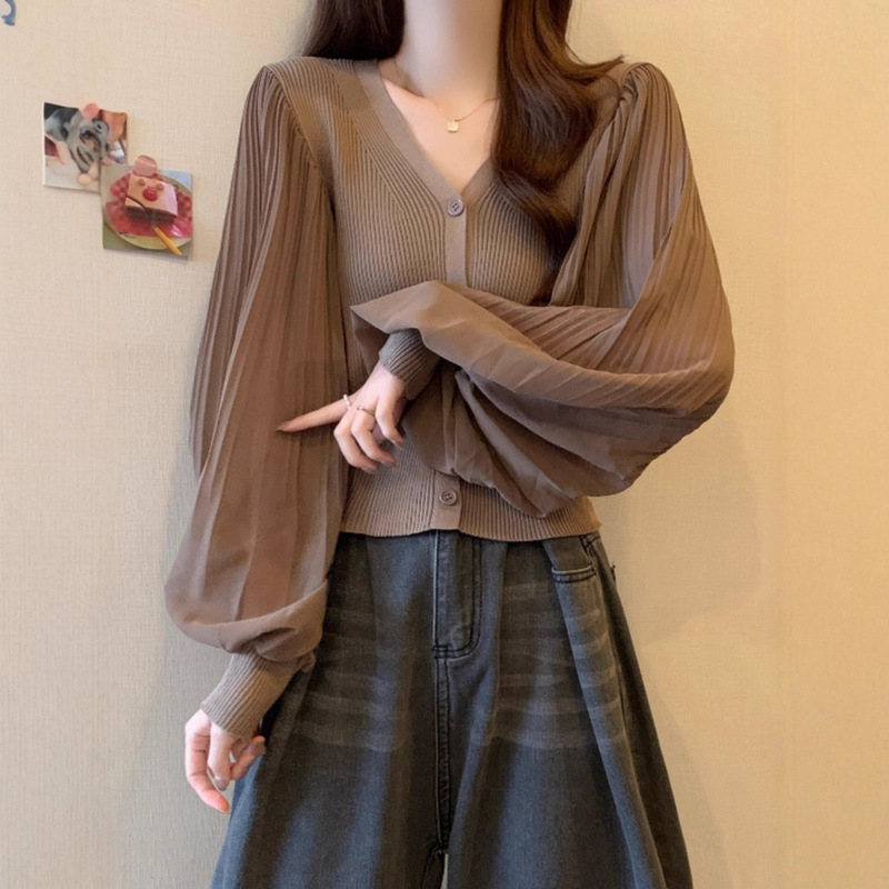 High-End V Neck Knitted Bottoming Shirt for Women in Early Spring New Large Size Fat mm Slim Puff Sleeve Top Beautiful Shirt