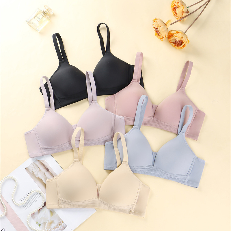 Japanese Seamless Wireless Bra for Women, Thin Style for Large Busts, Makes Bust Appear Smaller, Breathable Bra, Side Breast Collection, Young Girl Triangle Cup Japanese Seamless Wireless Bra for Women, Thin Style for Large Busts, Makes Bust Appear Smaller, Breathable Bra, Side Breast Collection, Young Girl Triangle Cup