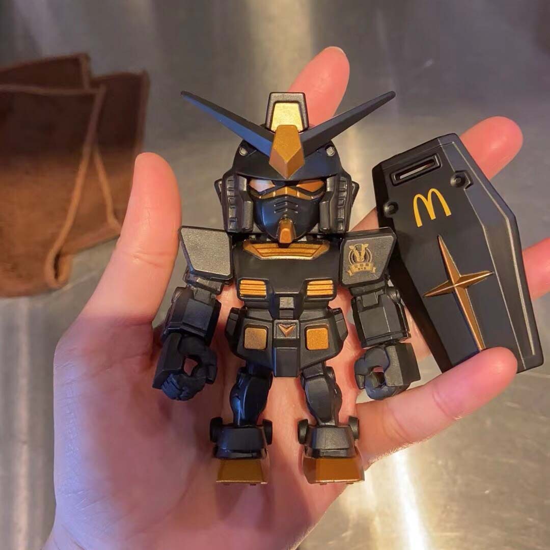 【 Original Authentic 】 McDonald's Co branded Gundam Angus Gundam Ancestor Model Handmade Platform Storage Scene