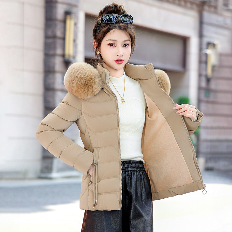 2025 ropa de algodón corta de mujer coreana gran cuello de cabello delgado gorra desmontable cálida y chaqueta de algodón de lana