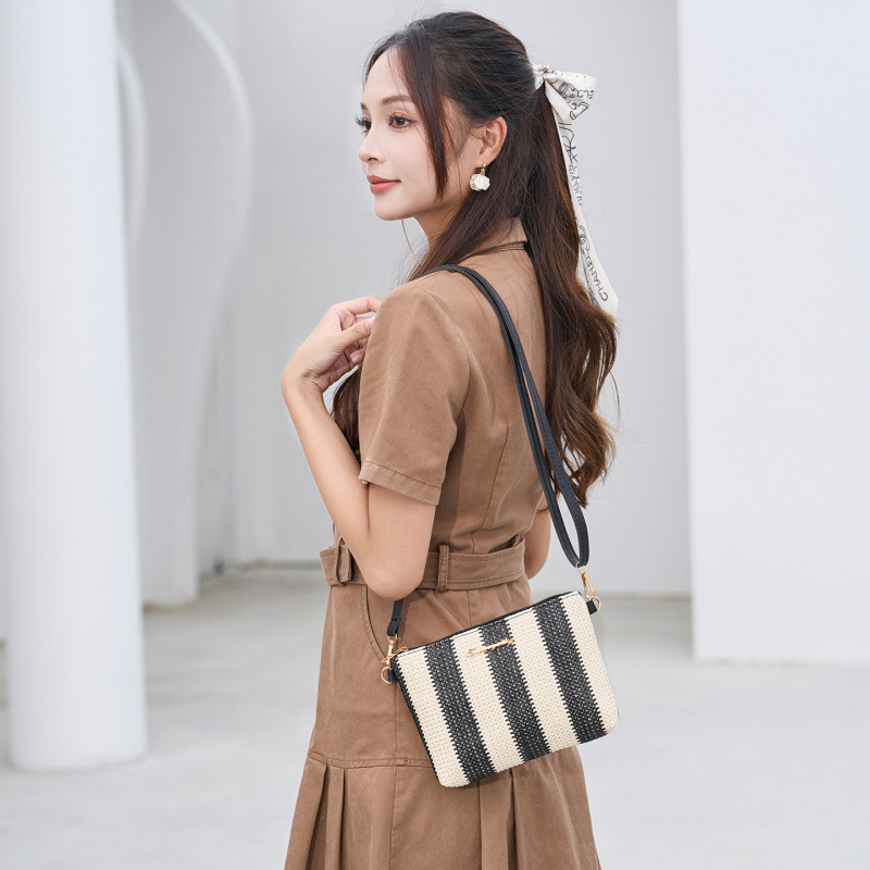 Bolso de verano para mujeres 2025, nuevo estilo de tela tejida bolso de paja de moda bolso de hombro con cámara bolso de mochila un cabello