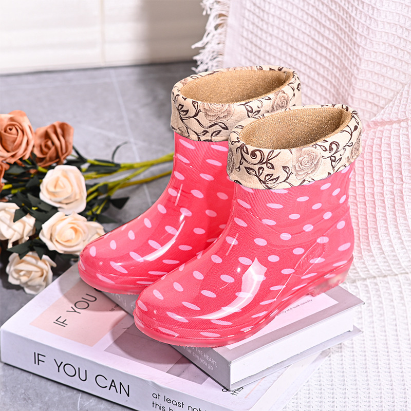 Comercio exterior zapatos de lluvia de color sólido para mujeres adultas al aire libre bosque lluvioso a prueba de agua anti-deslizante zapatos de agua de lana calentamiento botas de lluvia