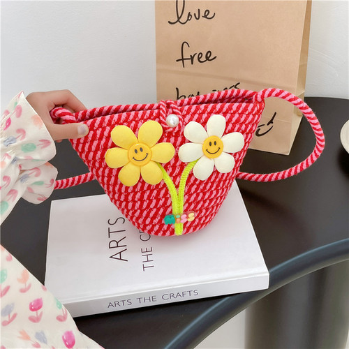Grass-woven bag 2024 Spring New Korean Ins Children's Bag 3D Flower Crossbody Bag Grass Woven Purse Women's Minimalist Wallet
