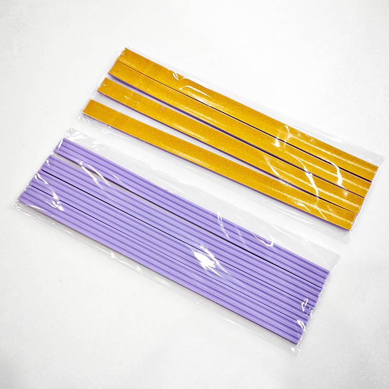 荷物保護カバー、騒音低減、耐摩耗性、厚みのあるシリコンタイヤカバー、粘着性の裏地付きスーツケースホイール保護カバー