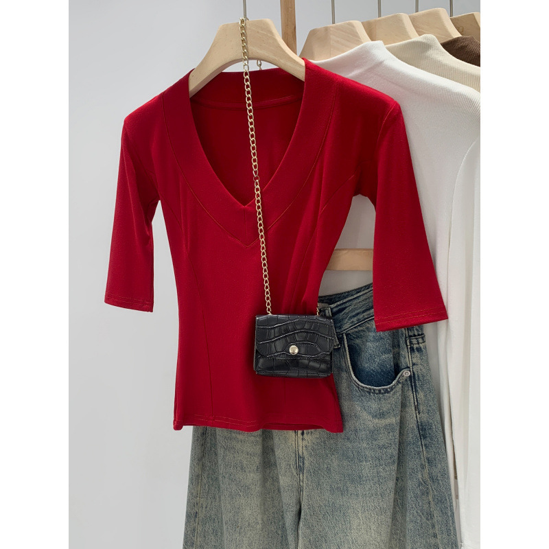 Summer New High-End V-Neck Mid-Sleeve T-Shirt 2026 Red Slim-Fit Slimming Five-Quarter Sleeve Top for Women