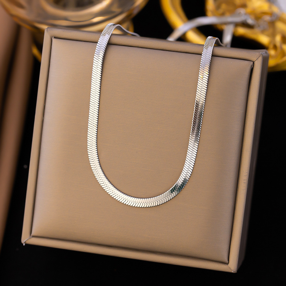 PVD Coated Stainless Steel Necklaces Geometric Titanium Steel Elegant Sweet Streetwear Waterproof Non Tarnish Jewelry Set display picture 7