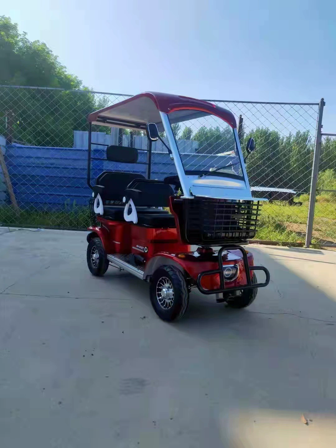 Тяньцзинь Электрический четырехколесный автомобиль маленький пожилой шаг Электрический четырехколесный автомобиль бытовой коммерческий пассажирский Электрический четырехколесный автомобиль