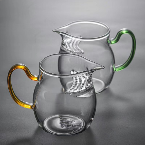 Thickened glass fair cup tea leak integrated large-capacity tea dispenser green tea tea cup filter heat-resistant crescent male cup