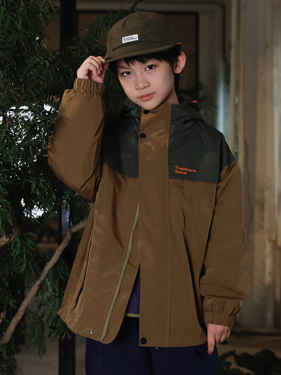 Capa de asalto para niños, chaqueta con capuz para niños, otoño nuevo chaqueta de color para niños al aire libre a prueba de viento a prueba de rociadores
