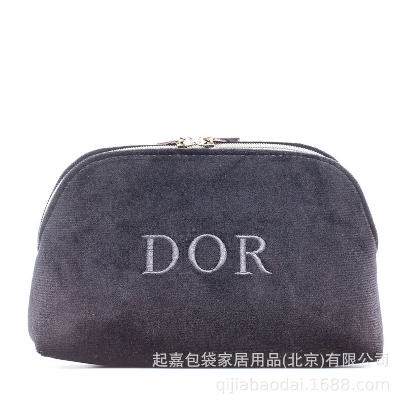 Customized High-End Black Velvet Embroidered Logo Shell-Shaped Cosmetic Bag. Promotional Cosmetic Bags from the Source Manufacturer Customized High-End Black Velvet Embroidered Logo Shell-Shaped Cosmetic Bag. Promotional Cosmetic Bags from the Source Manufacturer