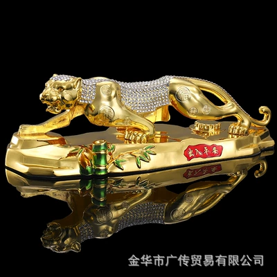 Car ornaments: alloy Diamond-embedded leopard car