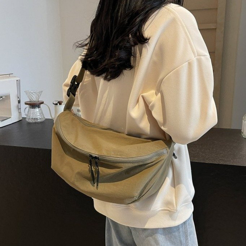包包女高级感单肩布包小众百搭斜挎女包日系新款外出休闲化妆小包