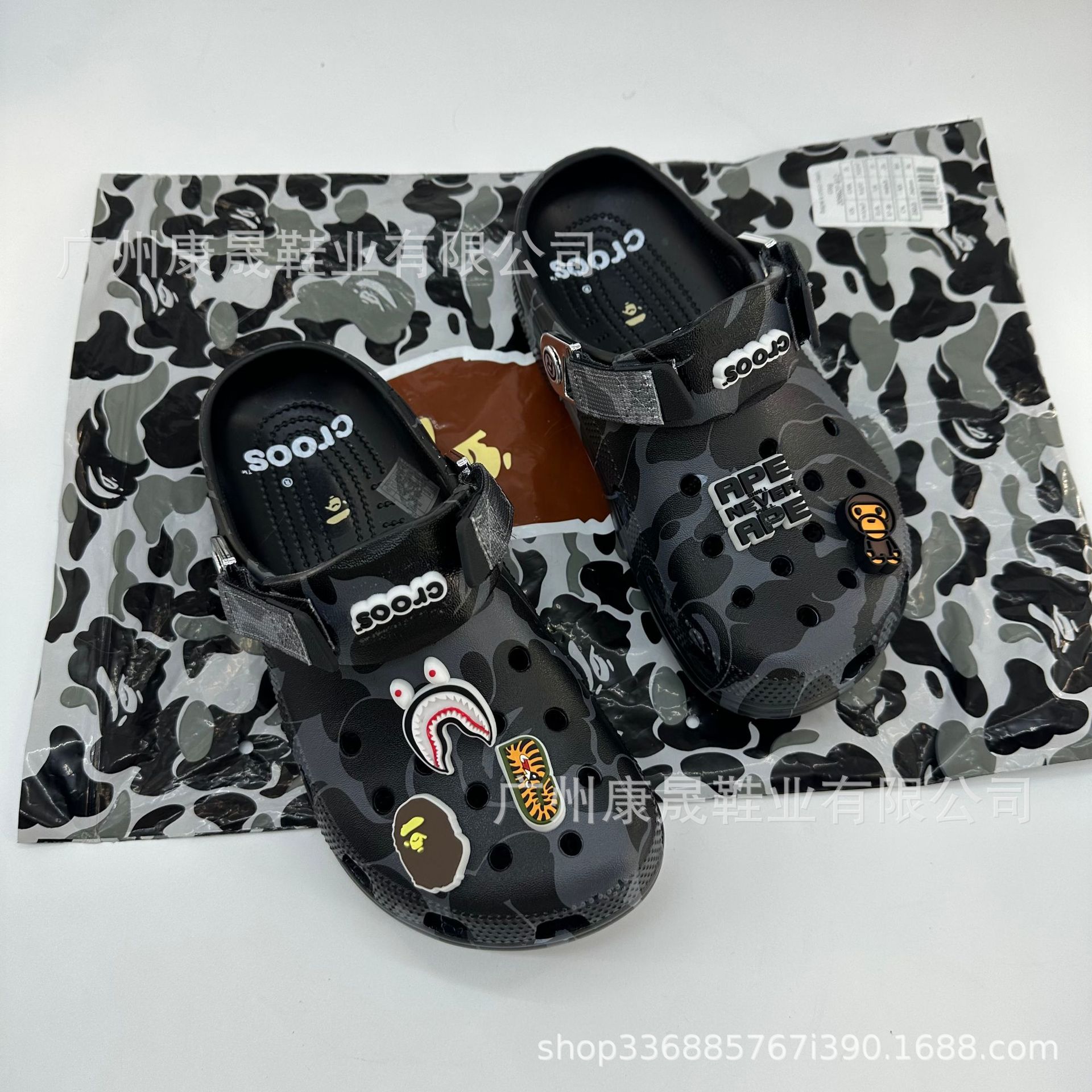 25 nuevos zapatos de agujero CROSS zapatos perezosos negro azul verde rosa tendencia de verano zapatillas casuales de pareja