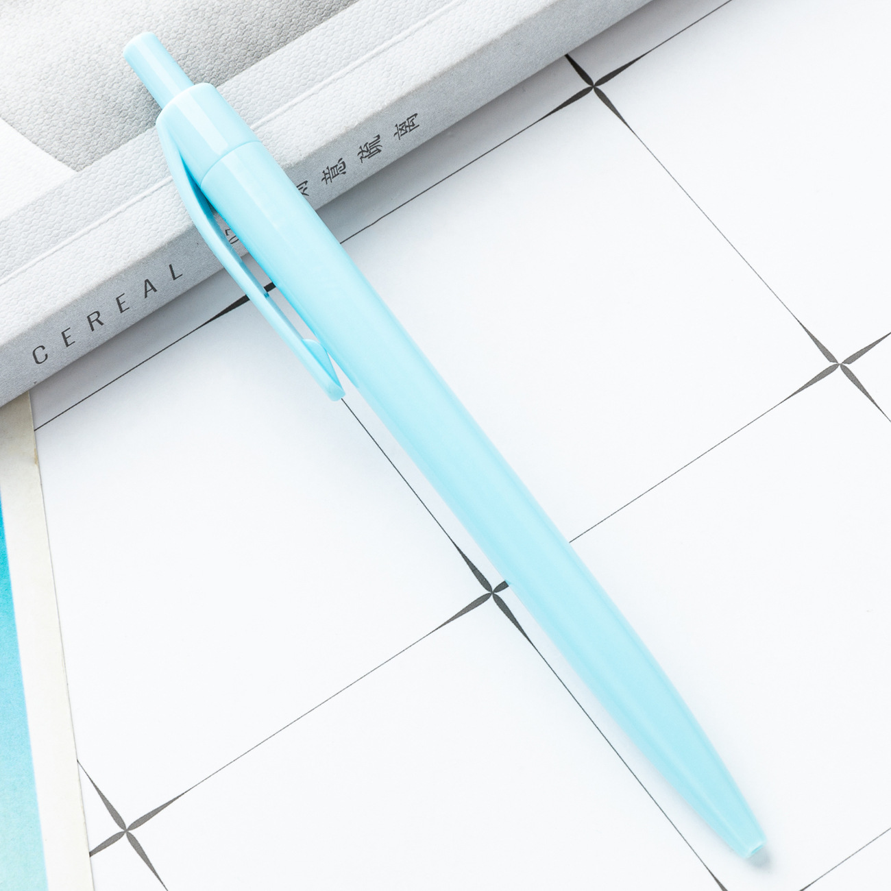 Bolígrafo de plástico de presión transfronteriza puede imprimir logotipo promocional publicidad bolígrafo de regalo simple bolígrafo multicolor al por mayor