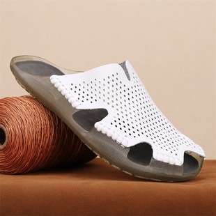 Cross-border men's foreign trade explosions 2024 summer new men's fashion slippers casual breathable plus size soft bottom slippers