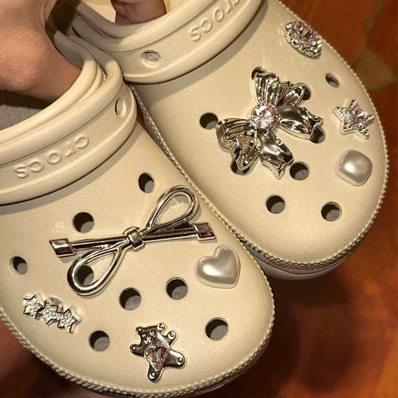 Аксессуары Crocs, набор цветов для обуви DIY, Xiaohongshu рекомендует стразовые яркие многоцветные сменные наборы цветов для обуви Crocs