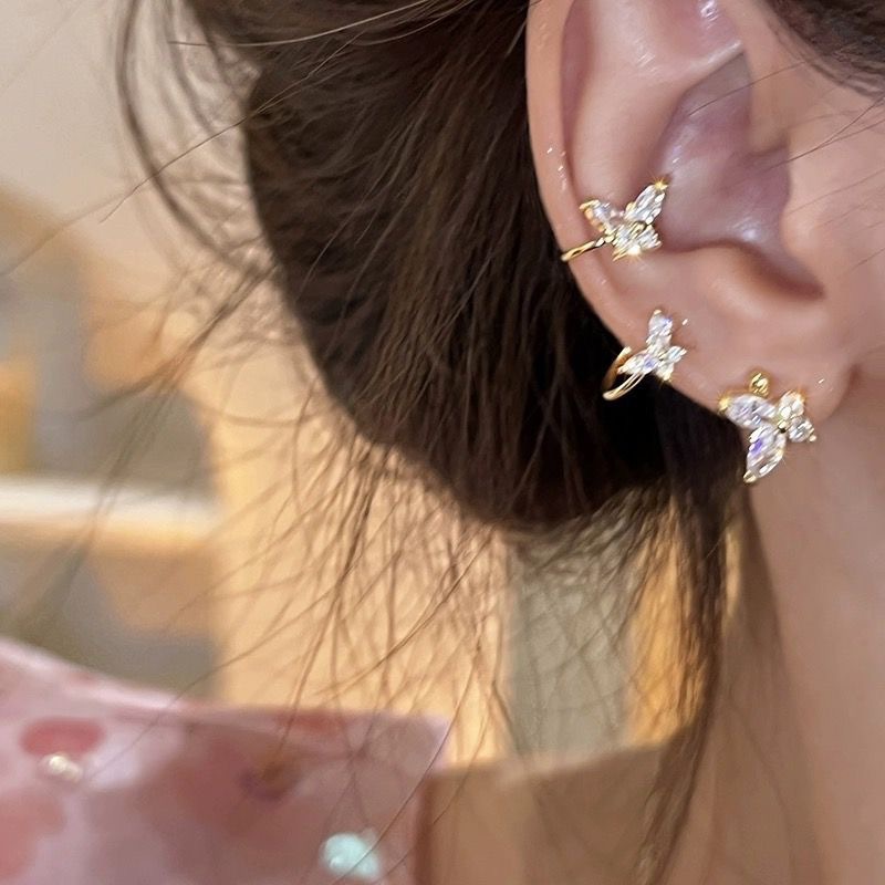 Butterfly Ear Cuff With Diamond Studs Non-piercing Clip Earrings_voghion.com