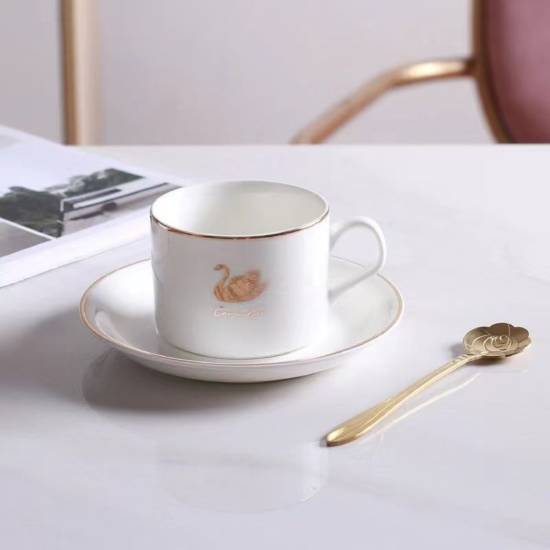 Taza de cerámica europea, taza de café, taza de café simple, taza de café doméstica, taza de café de lujo pequeña, taza de café latte de cerámica