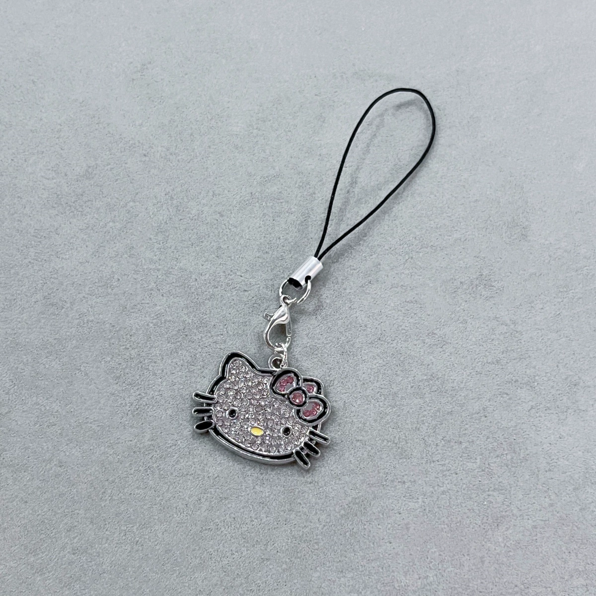 Keychain (Hello Kitty) cartoon backpack key accessory, 2-carat charm, 9×9×1 cm