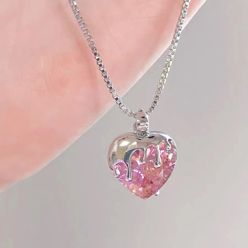 融化爱心项链粉色锆石熔岩设计高级感轻奢少女心芭比粉吊坠锁骨链