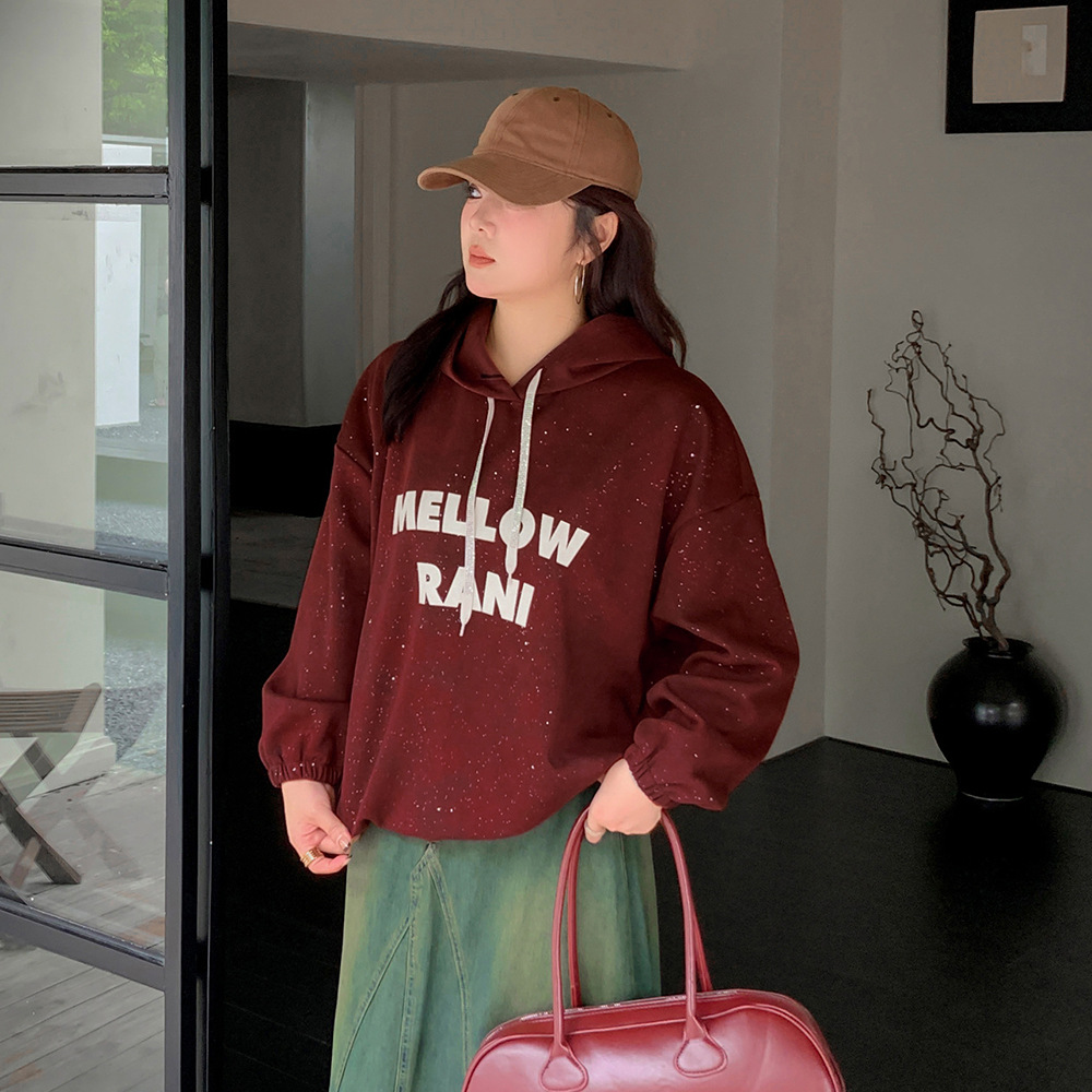 K2862 otoño y invierno de gran tamaño damas con sequillas letras imprimidas camisetas con sombrero camisetas de chicas gordas sueltas