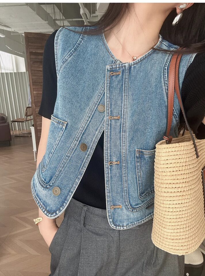 Áo vest denim nữ không tay cổ chữ V phối lớp phong cách retro, dáng ôm tôn dáng, dài 50–65 cm — Áo vest denim màu xanh (hàng có sẵn), Áo vest màu xanh đậm (có sẵn), Áo vest màu xanh đậm chi tiết 37