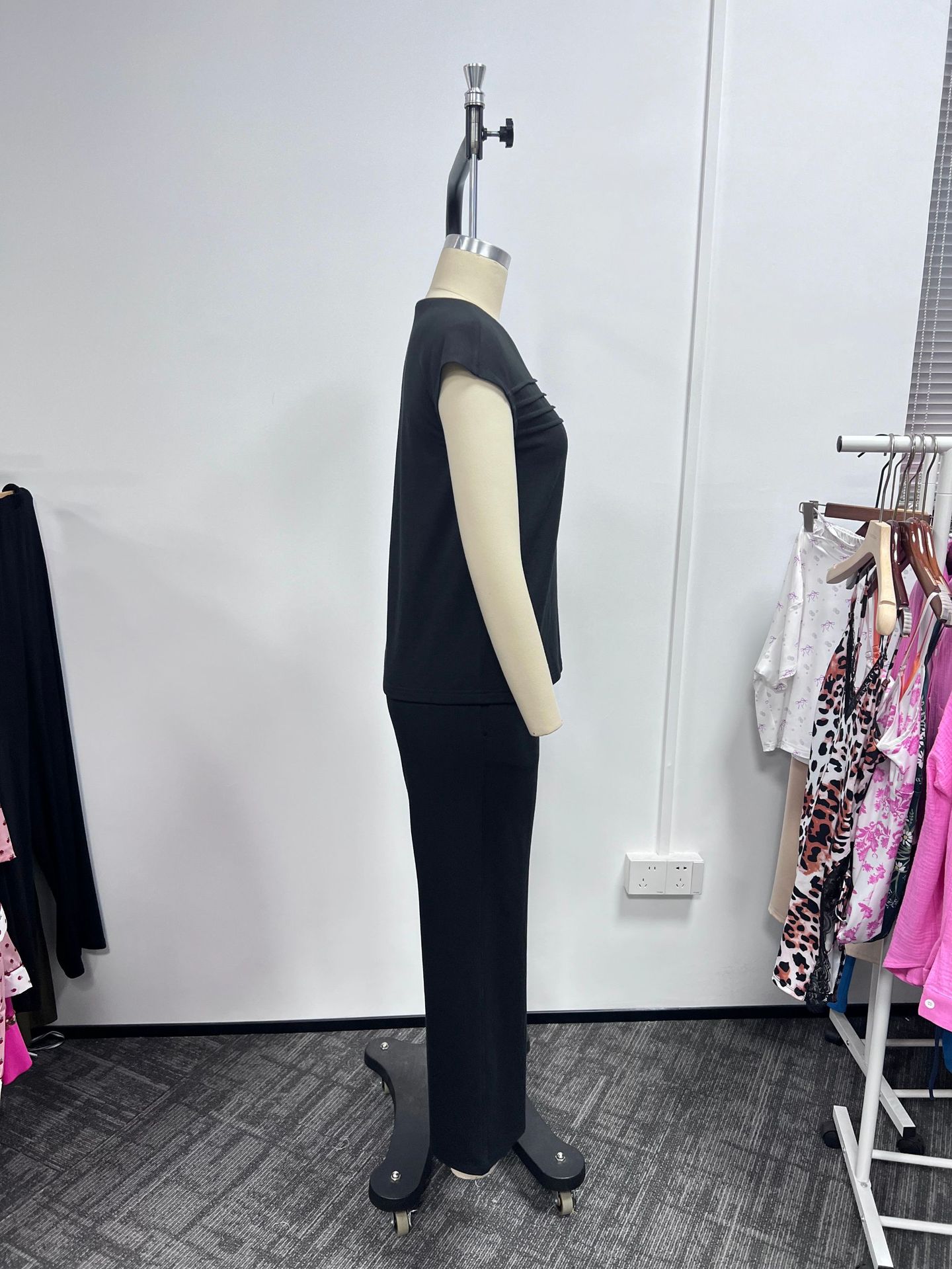Sleeveless Hoodie & Pants Set For Women, Loose Fit Casual Jogger Outfit, Waffle Knit Cropped Top And Lounge Shorts Two Piece_ecoleips.com