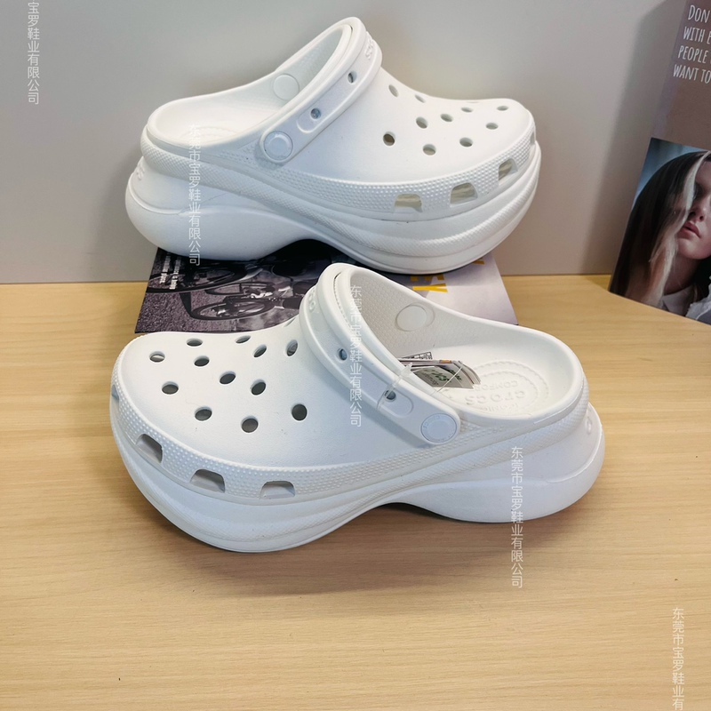 High-Appearance Value Cross Retro Little Whale Hole Shoes for Women, 6cm Height-Increasing Thick-Soled Fashionable Outdoor Beach Shoes Wholesale