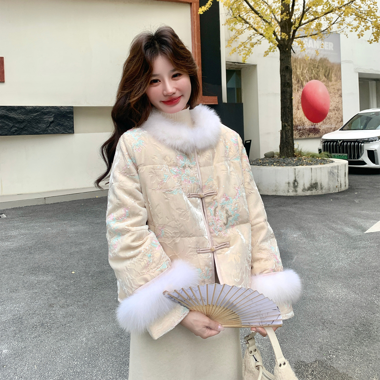 New Chinese Style Classical National Style down Jacket for Women Winter New Sequin Embroidered Fox Fur White Duck down Retro Jacket