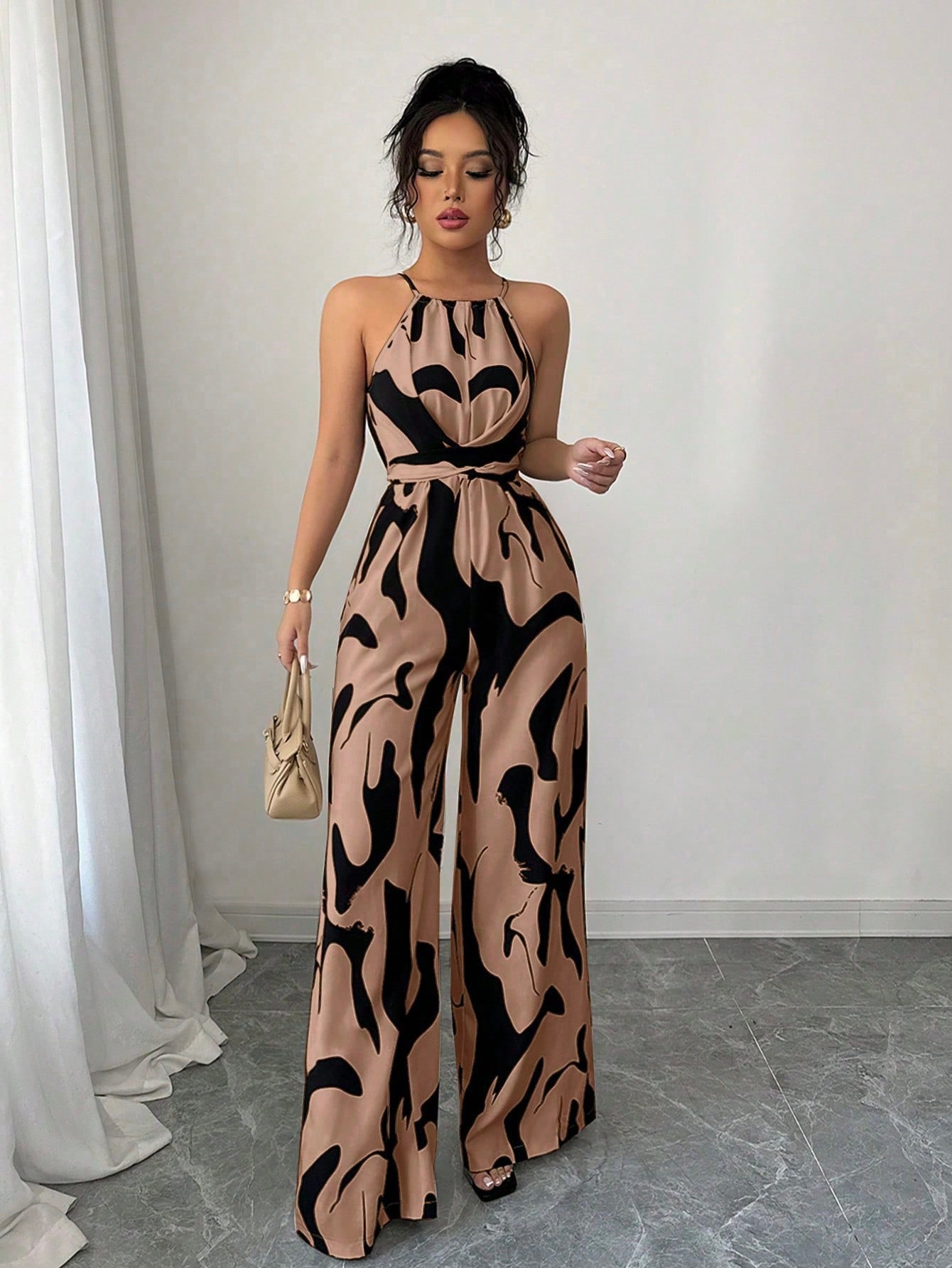 Damen Jumpsuit Mit Milch Muster Druck Halfter Ausschnitt Schwarz_voghion.com
