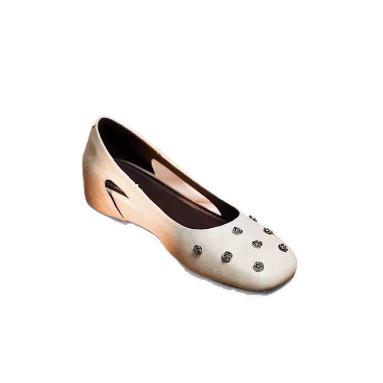Remaches franceses temperamento de zapatos de verano para mujeres sandalias de tacón grueso 2026 nuevos zapatos planos