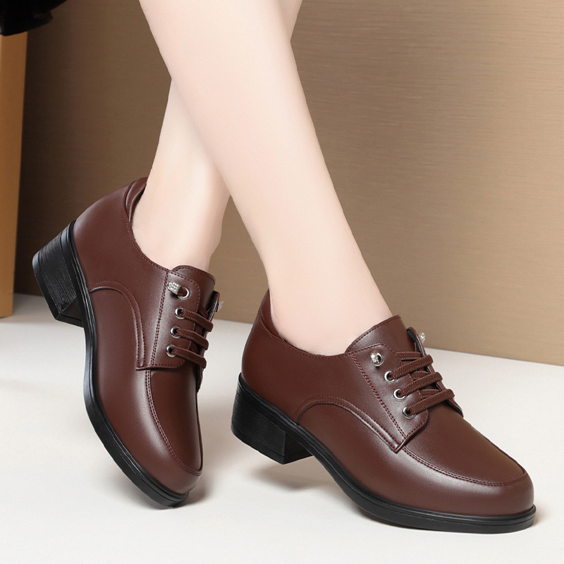 One Piece Drop-Shipping Black Work Shoes for Women, Spring and Autumn Leather Shoes, Women's Shoes, Soft Soles, Comfortable Middle-Aged and Elderly Mother's Shoes, Work Shoes