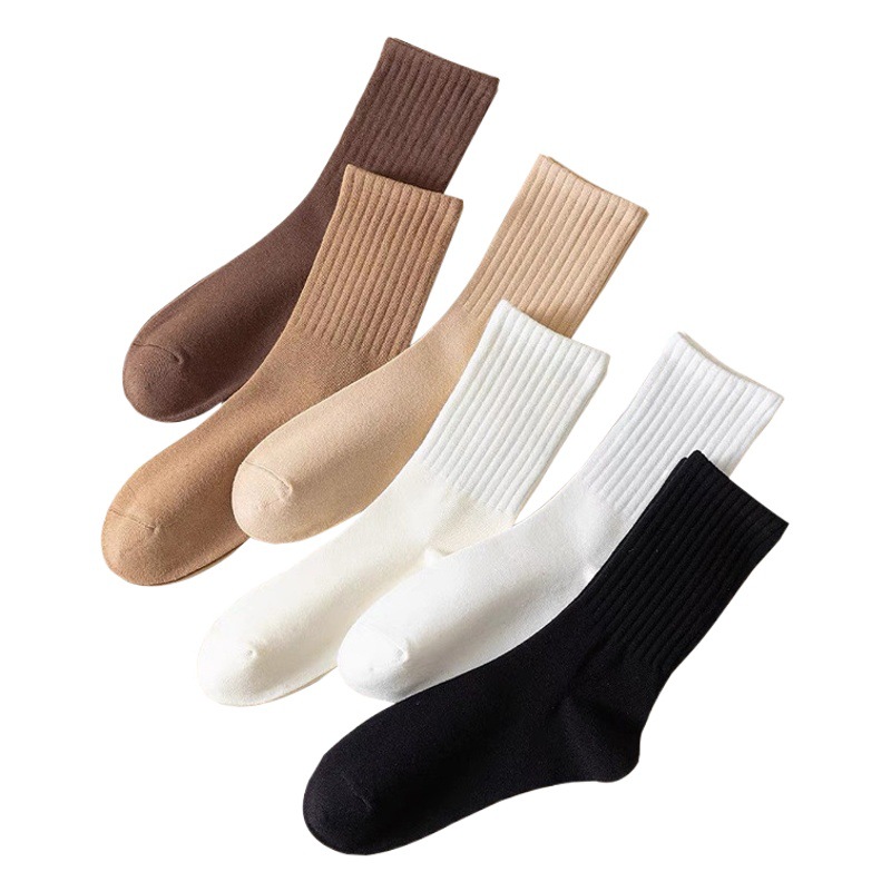 Calcetines de selección estricta calcetines de confinamiento de color sólido de media pantorrilla de mujer Calcetines de marea roja en línea de mujer Calcetines deportivos de estudiante calcetines blancos de pila Zhuji