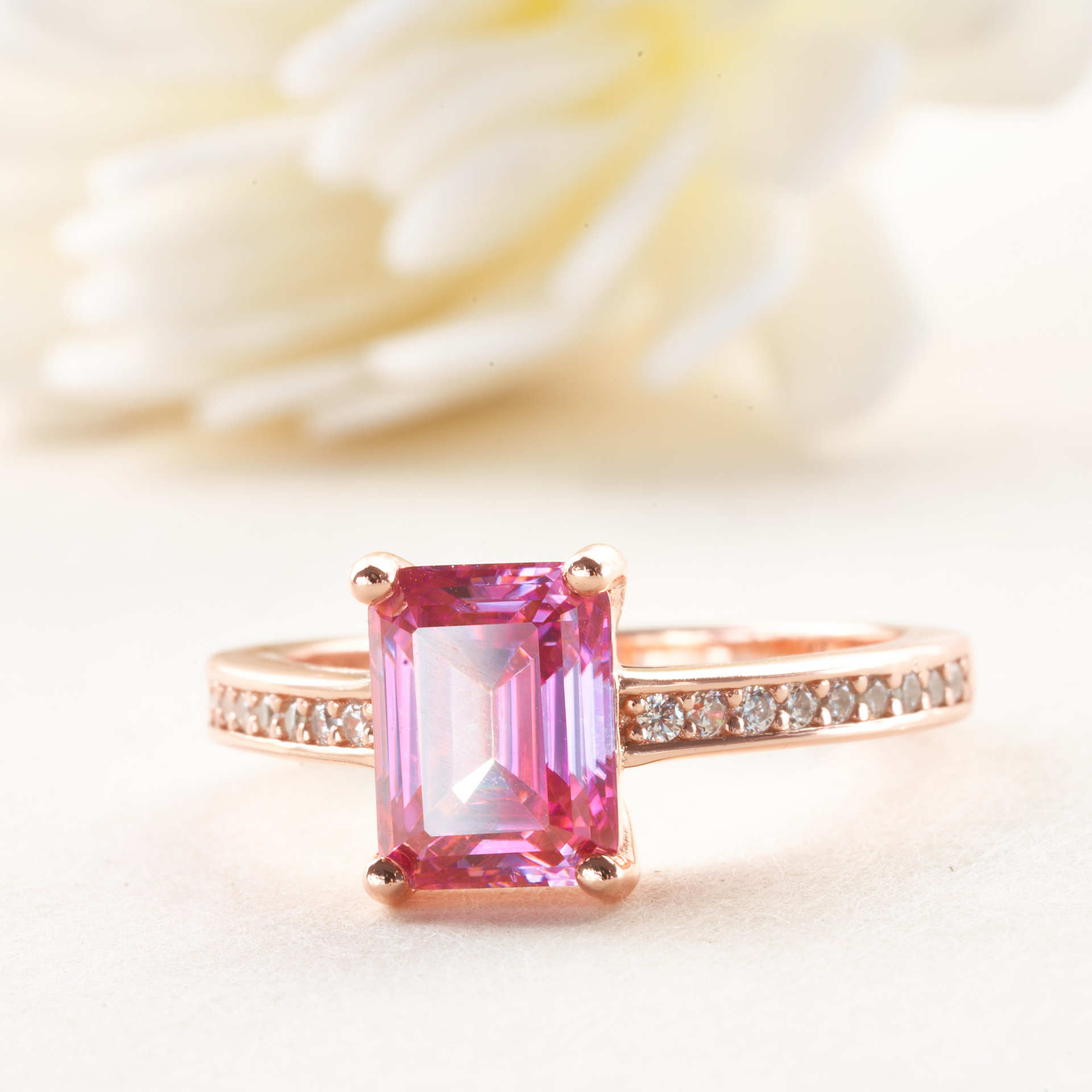 Anillo de piedra rosa de oro rosa de 2 quilates S925 plata esterlina anillo de mosan de mujer venta cruzada caliente