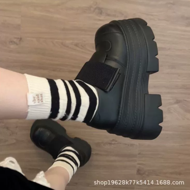 Маленькая Мэри Джейн толстая подошва увеличила маленькую кожаную обувь для кексов весной и осенью 2025 года новая дикая обувь на высоком каблуке Lefu