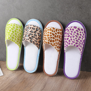 Hotel Disposable Slippers Fingerless Leopard Print Half Band All Year Round Men's and Women's Super Soft Non-Slip Travel Home Hospitality Slippers