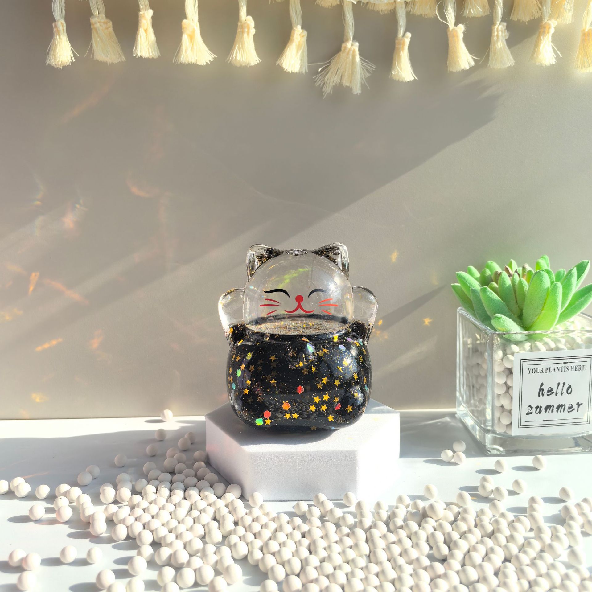 블랙 골드 - 빛나는 행운의 고양이