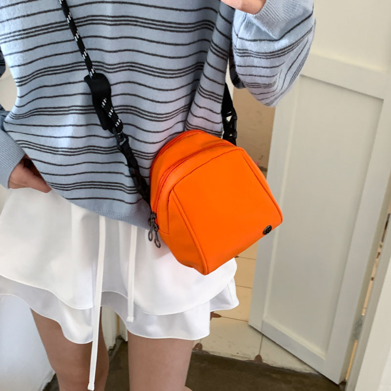 女性のためのファッショナブルな小さなバックパック、軽量カジュアルショルダーバッグ、新しいファッション通勤シェルバッグ、シンプルな通勤クロスボディバッグ|undefined