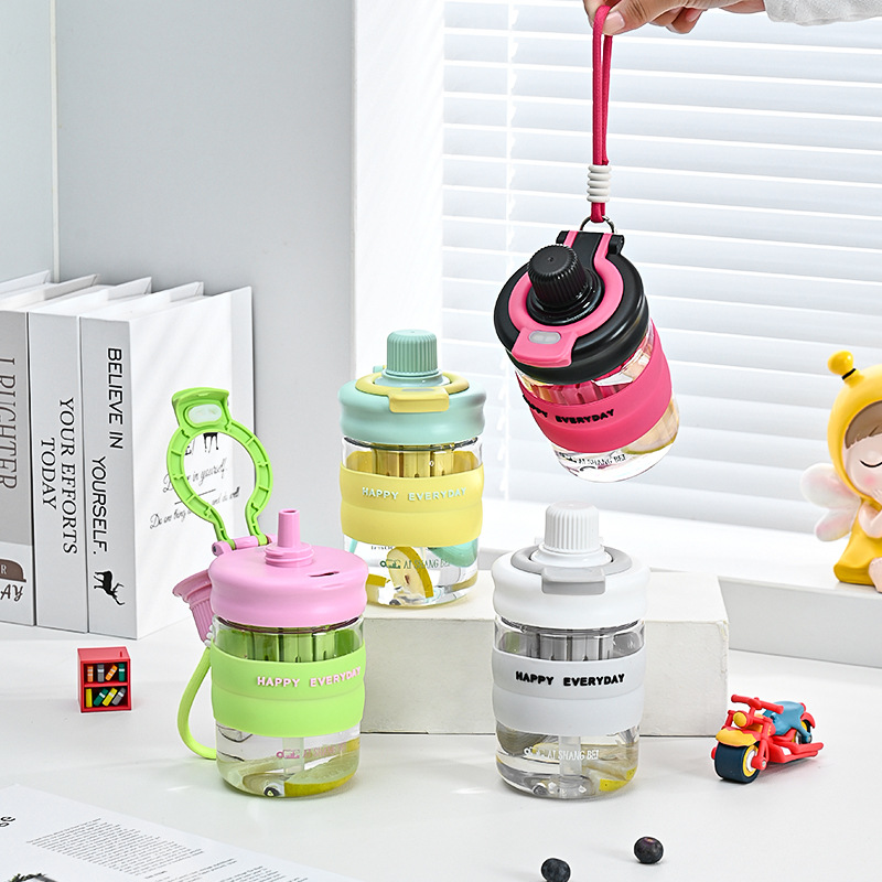Taza de agua de alta calidad de verano de alta calidad de la mujer taza de paja con un compartimento de té simple estudiantes tazas de plástico portátiles lindas