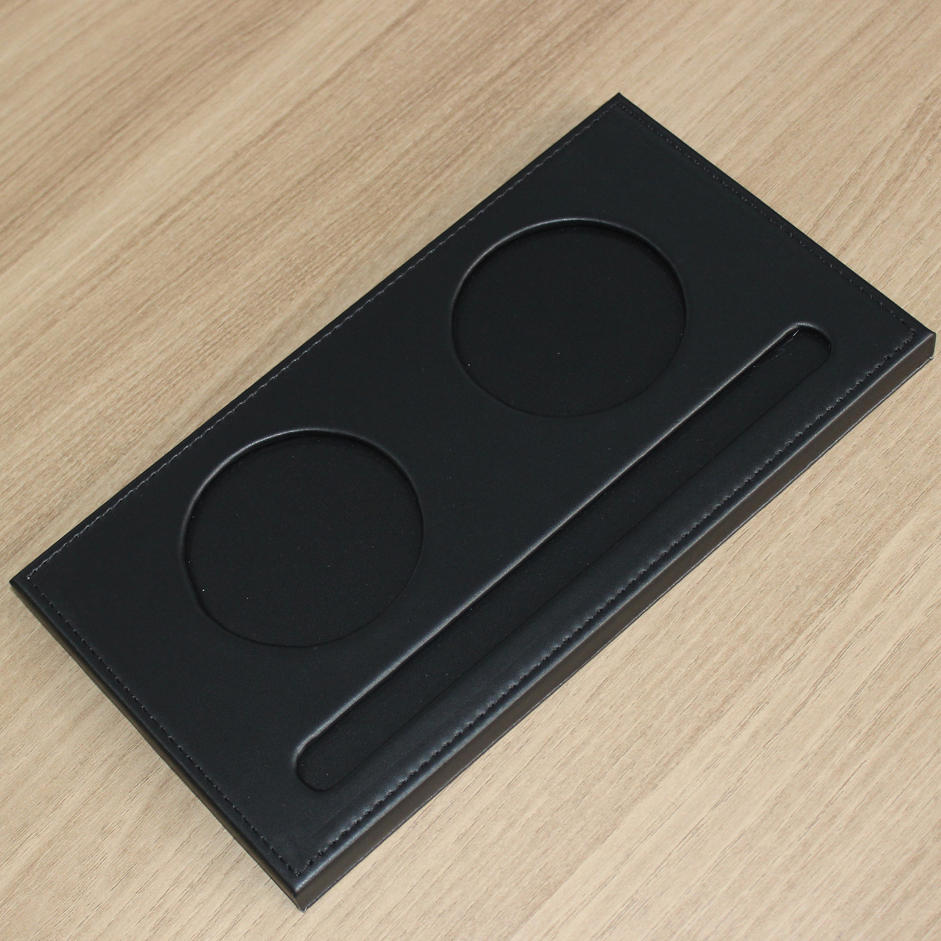이중 구멍 코스터