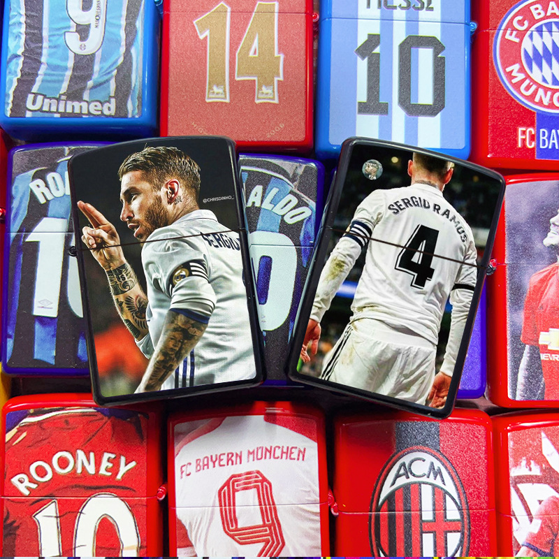 Encendedor de queroseno con diseño de jugador legendarario de la dinastía del fútbol, textura retro en relieve, acabado mate, artesanía