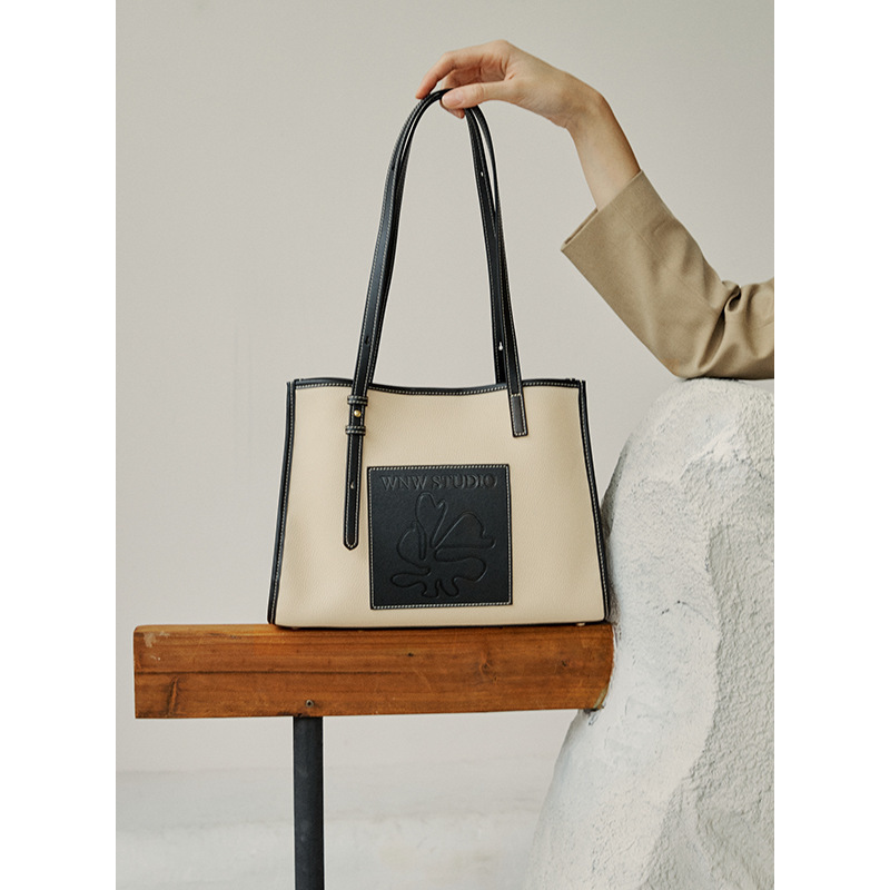 2026 New Model Women's Bags, Genuine Leather Women's Bags, Large Easy-To-Carry Shoulder Bags, Niche High-End Cowhide Women's Bags, Wholesale in Guangzhou