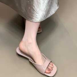 一字法式绝美露趾凉鞋女外2026夏季新款裙子方头一字凉拖鞋