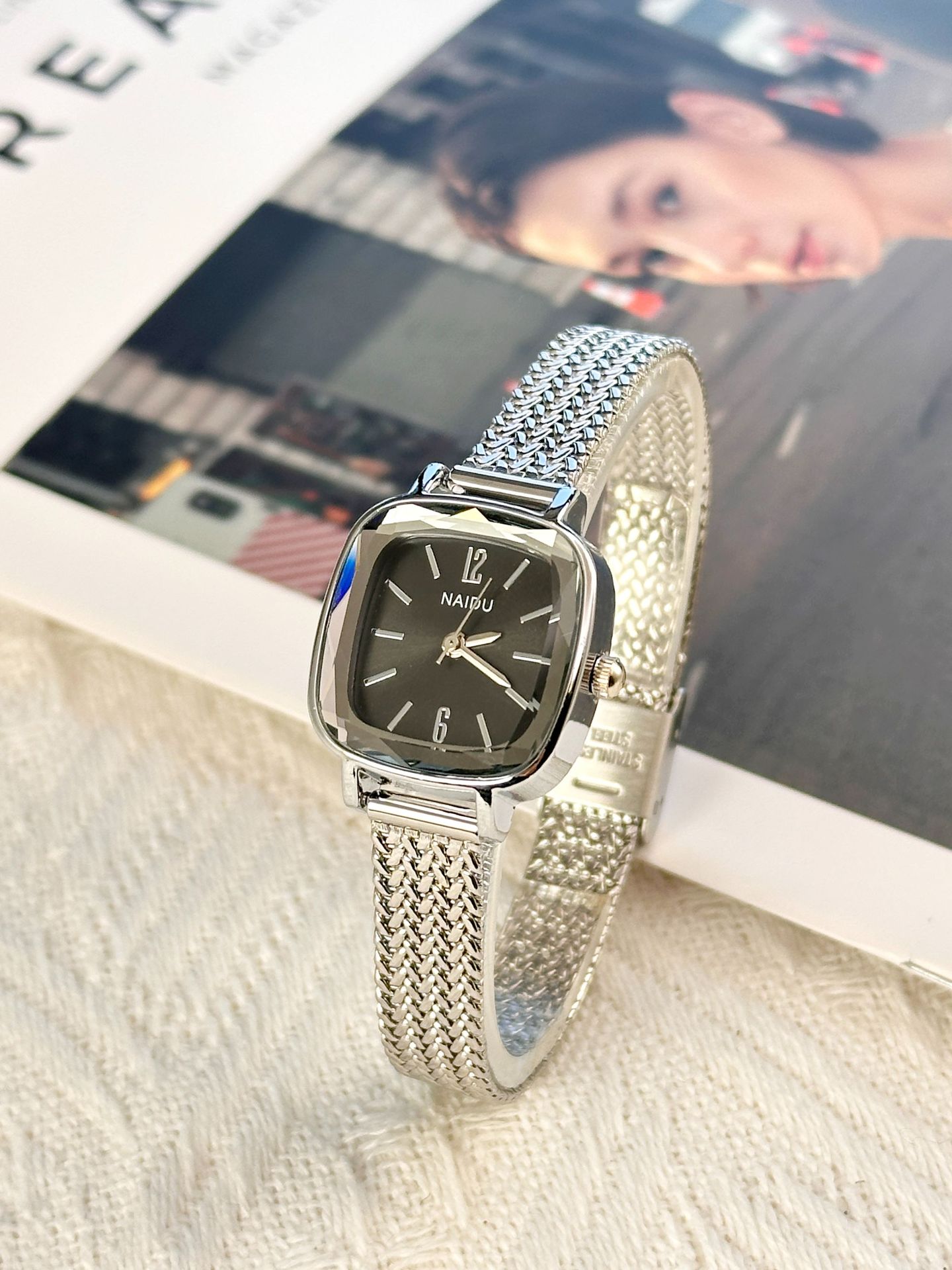 35g Weight Ordinary Glass Mirror Material Imitation Leather Strap Material Watch Classification Pointer Display Type Folding Buckle Buckle Style Square Dial Shape Casual, Daily Occasion Quartz Movement Solid Color Pattern Women's Gender Classic Style Style Classic Style Solid Color Folding Buckle Quartz Watch Women's Watches 15