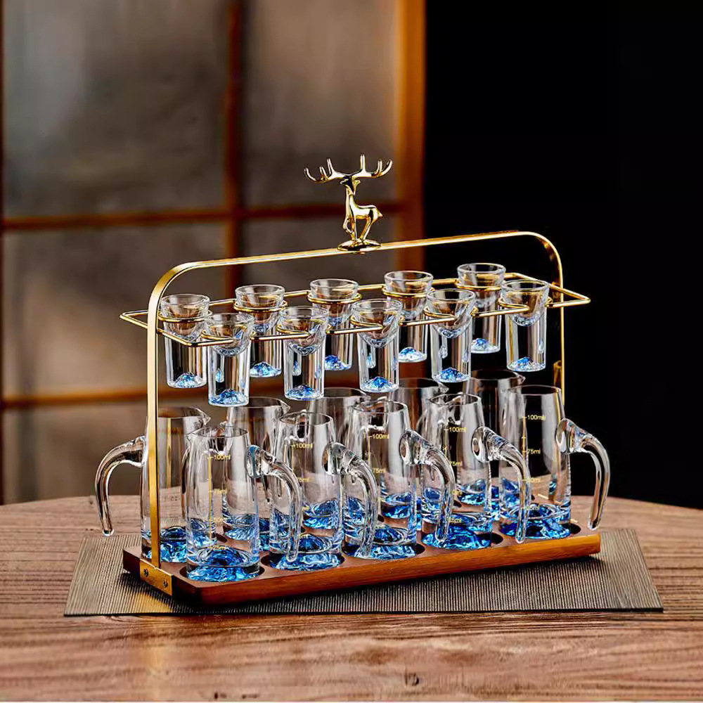 Taza de cristal de licor blanco dispensador de licor porta taza set doméstico de lujo ligero de gama alta pequeña taza de munición de licor un sorbo de taza de vino