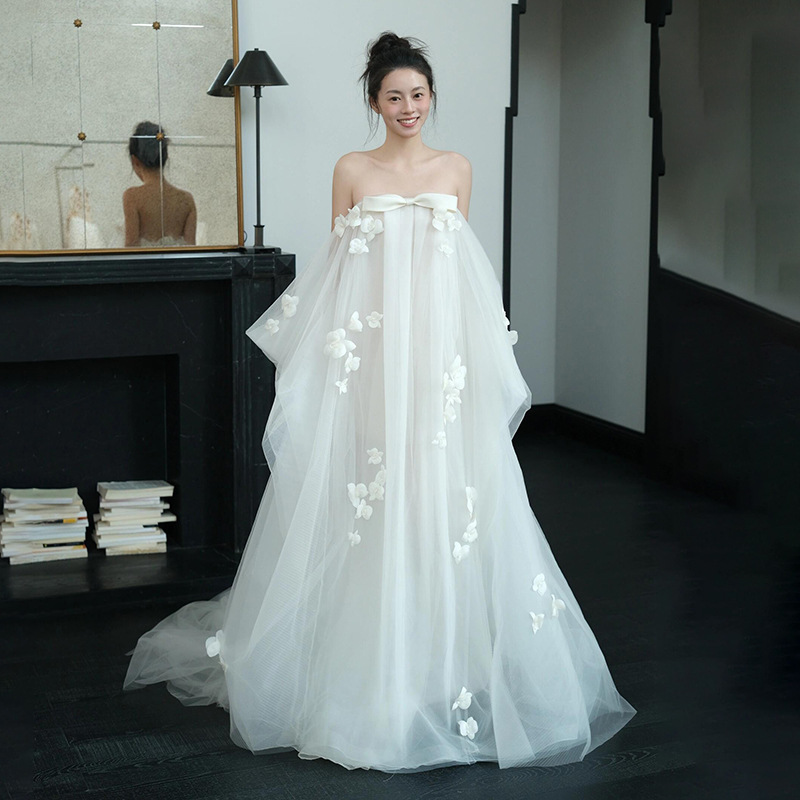 French-Style Strapless Light Wedding Dress 2026 New Model Bride's Ethereal Morning Gown for Welcoming Guests, Trailing Veil for Engagement Ceremony