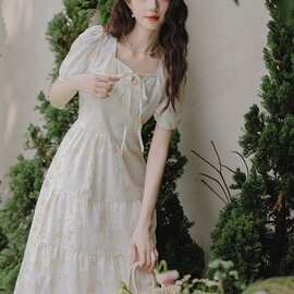 法式茶歇方领碎花连衣裙女气质温柔风仙女裙小个子连衣裙