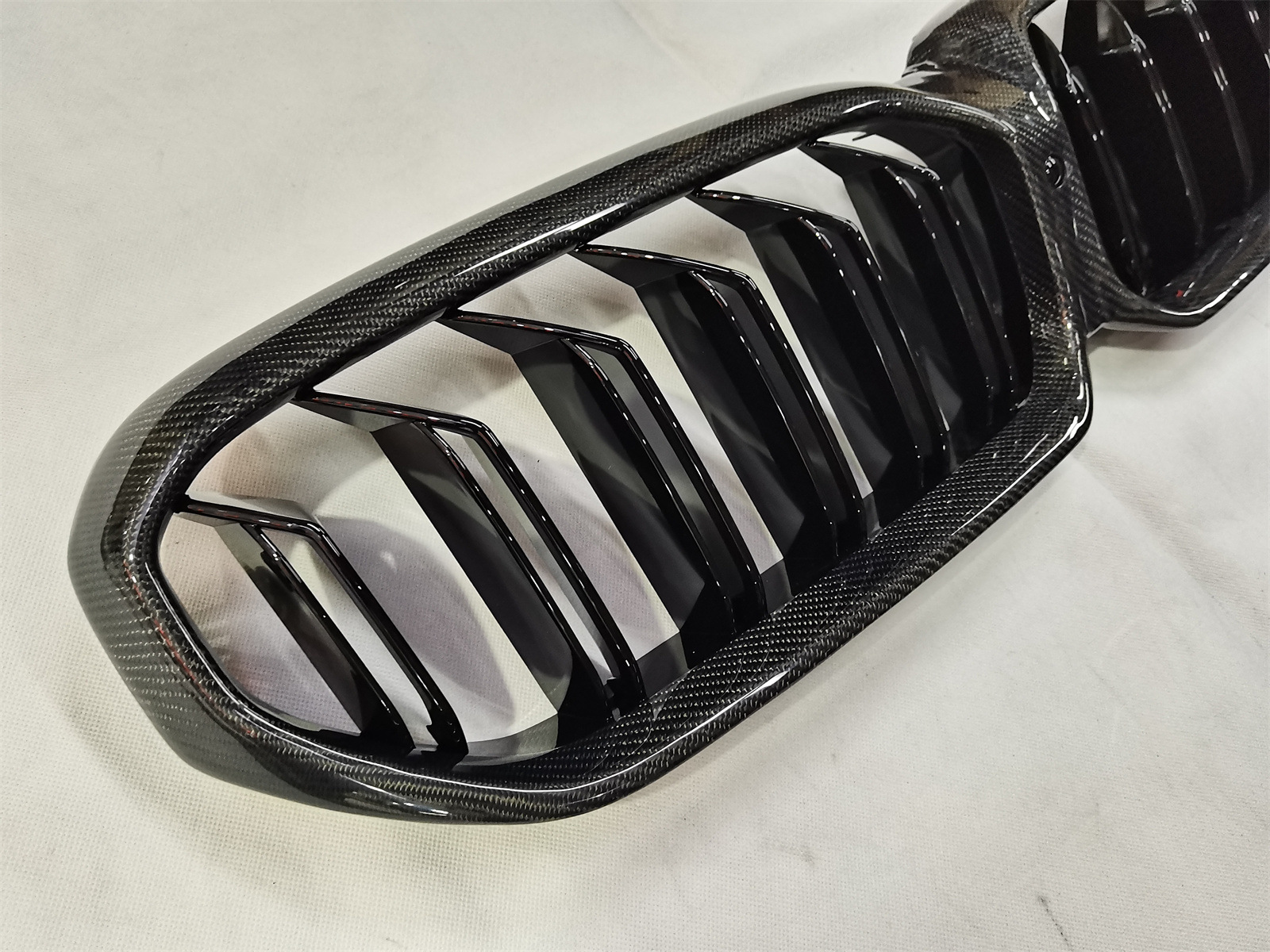 Suitable for Bmw 5 Series G30G38 Carbon Fiber Front Grille Modification Dual-Line Grille Integrated Type Original Replacement Style