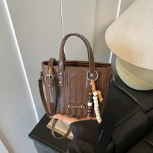 ���e����б���Ů���s�ٴ�����Ů���r�Џ͹ž����y�μ��ˮͰ��